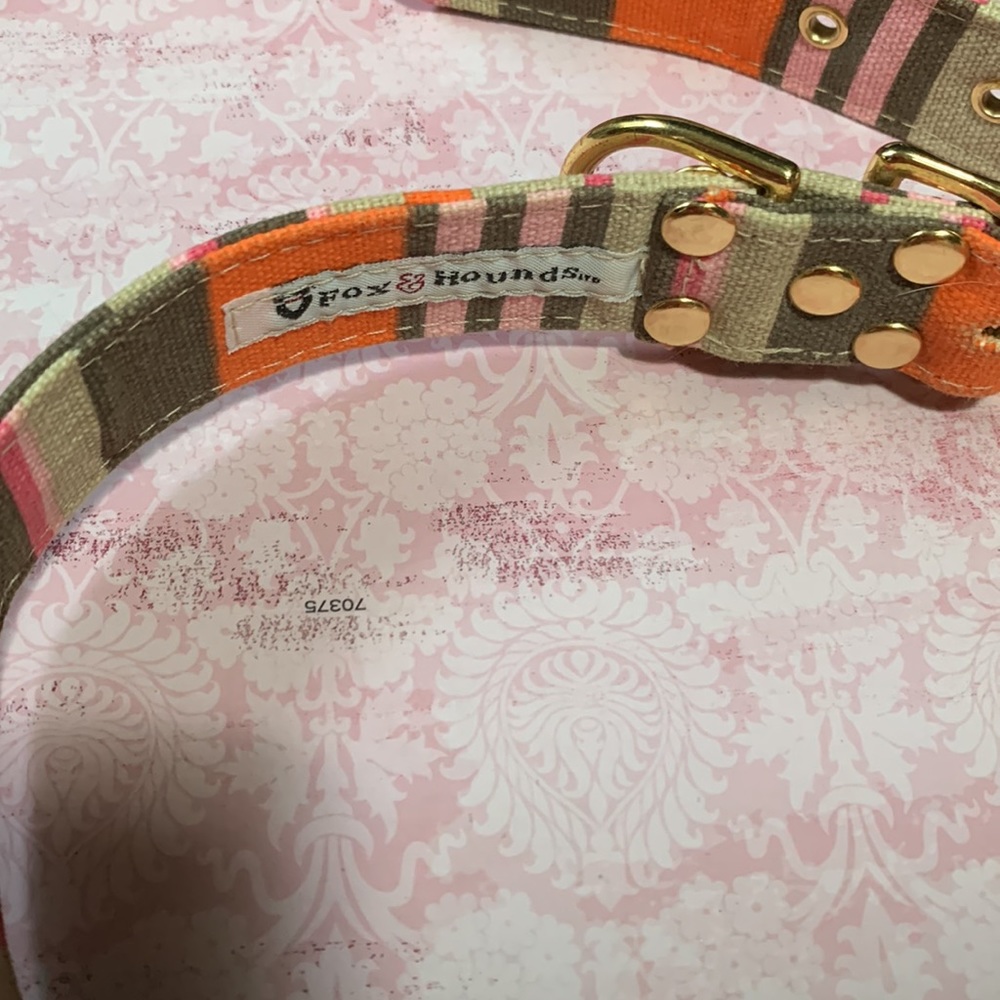 Fox & Hounds orange/pink/tan dog collar w gold hardware - Picture 3 of 4